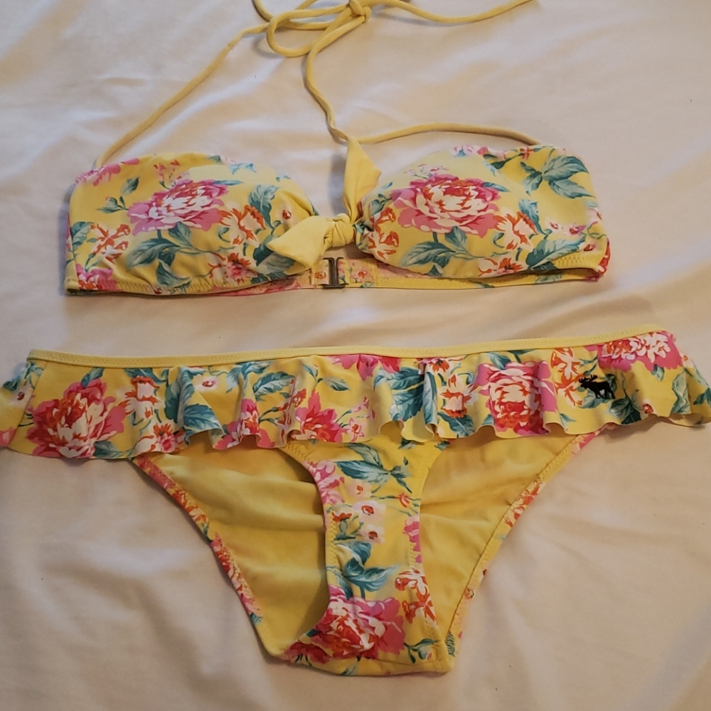Abercrombie floral Bikini L